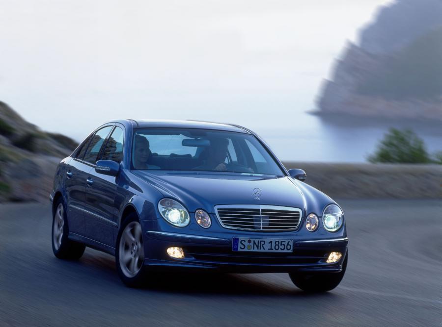  Mercedes-Benz E-Class 2002 года  (фото 396 из 448)